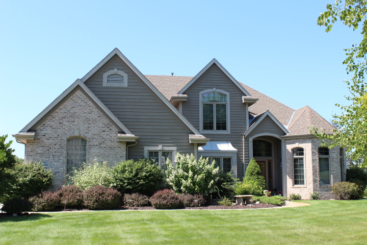 W282N4163 Somerset Ln Pewaukee, WI