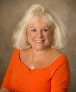 Doelene R Brown