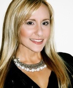 Yoana Toth|P.A.