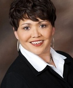 Yvette Helm