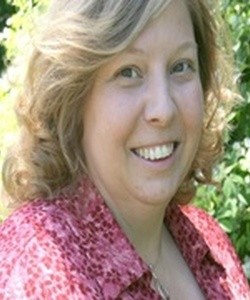 Jennifer Holt